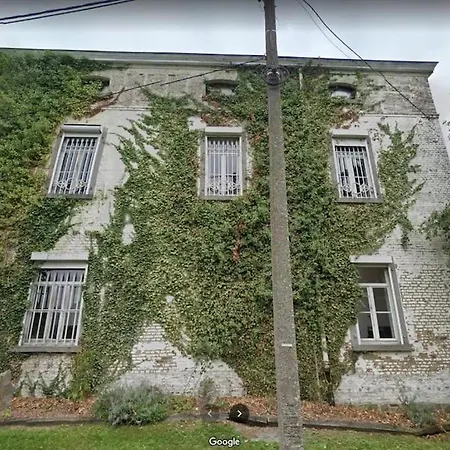 Belle Maison De Maître Située Dans Ferme * Frameries