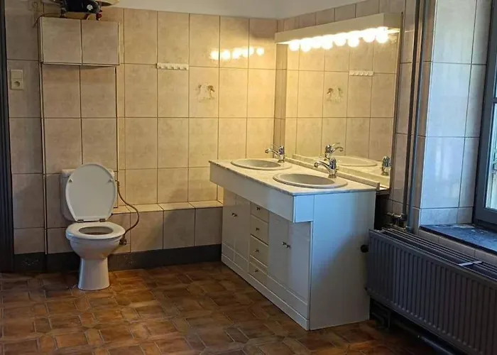 Belle Maison De Maître Située Dans Ferme *