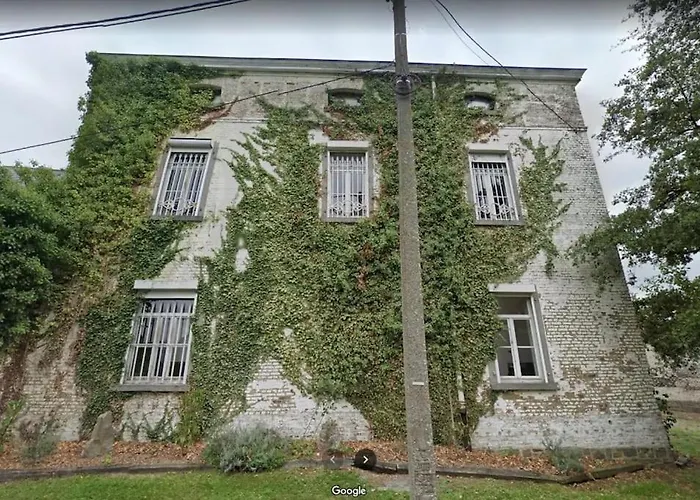 Belle Maison De Maître Située Dans Ferme * Frameries